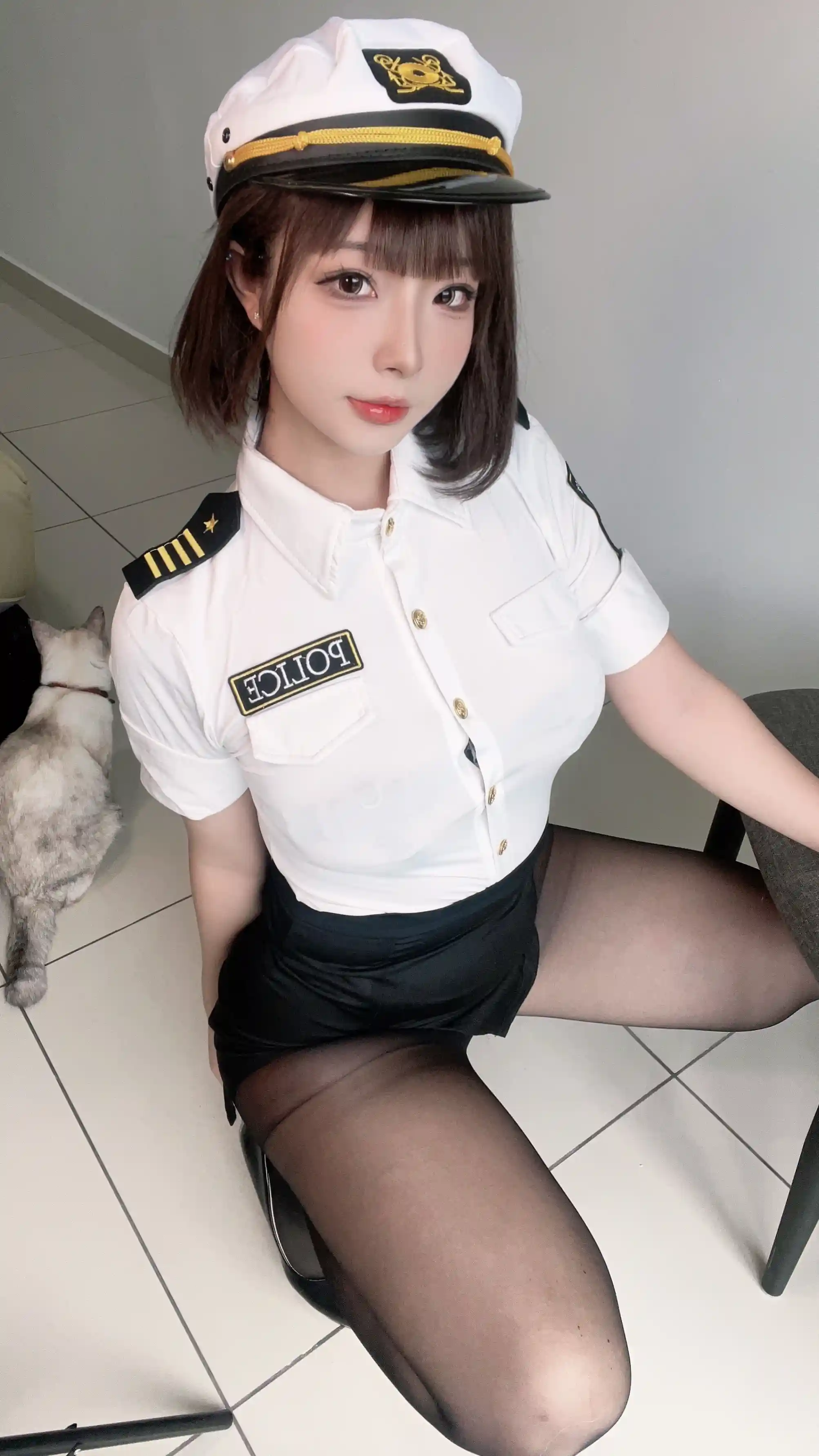 图片[2]-yuuhui玉汇 NO.076 Set B Bad Cop [48P2V 418MB]-秀人坊